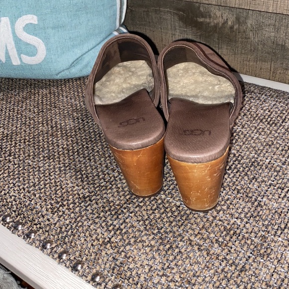 UGG Abbie chestnut suede studded clog mules Great preowned condition size 6 - Picture 3 of 11